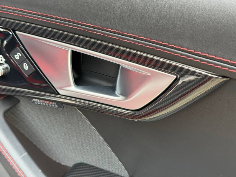 2016 Jaguar F-TYPE R