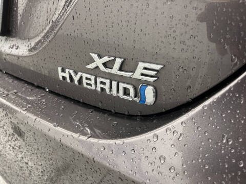 2018 Toyota Camry Hybrid XLE