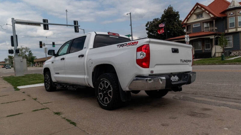 2017 Toyota Tundra SR5
