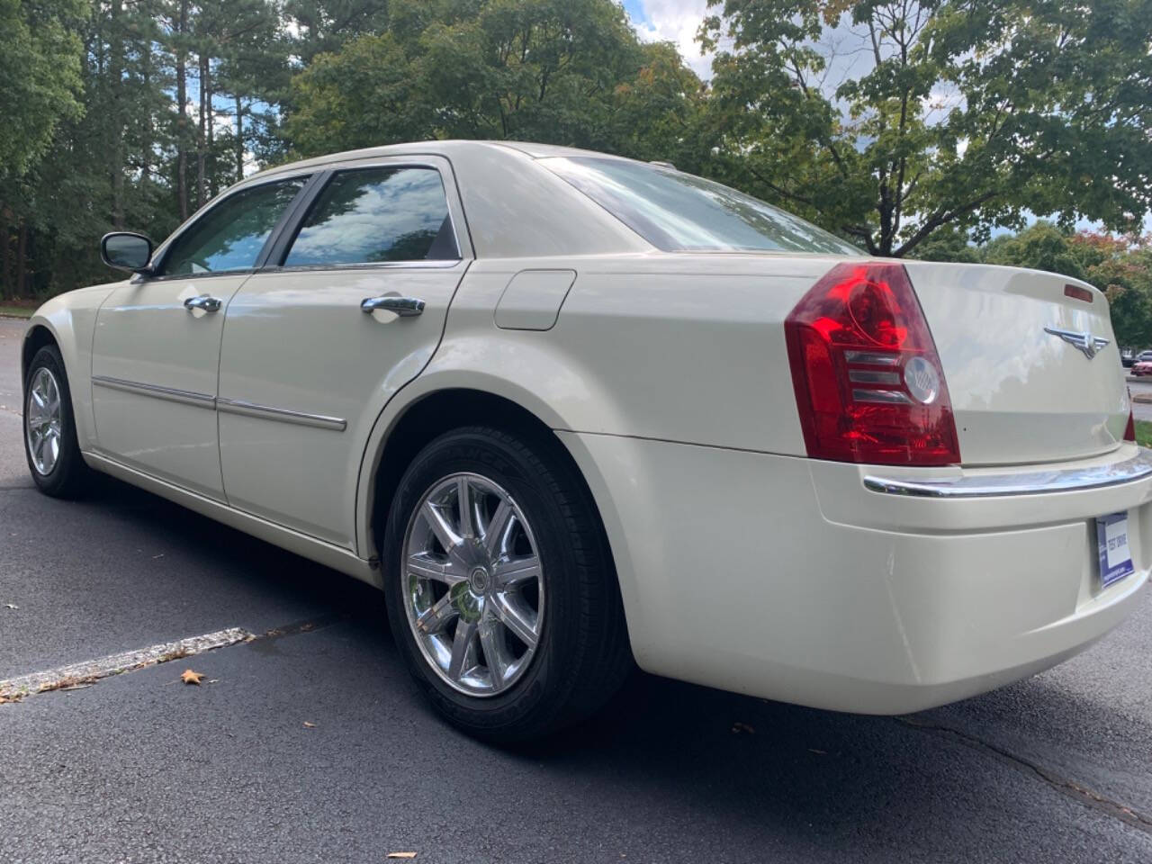 2009 Chrysler 300 for sale at Megamotors JRD in Alpharetta, GA