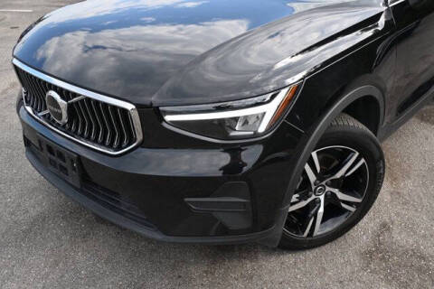 2025 Volvo XC40 B5 Core Bright Theme