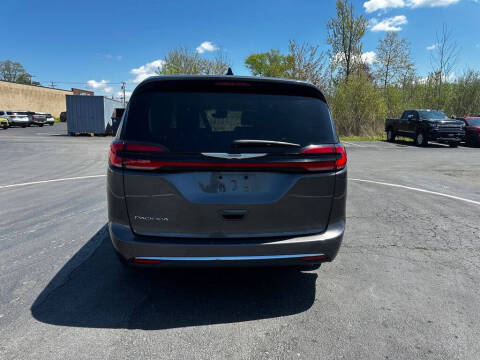 2023 Chrysler Pacifica Touring L