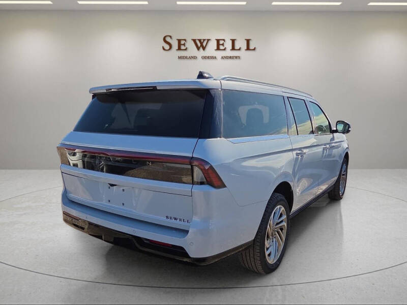 2026 Lincoln Navigator L Reserve