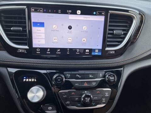 2021 Chrysler Pacifica Hybrid Pinnacle