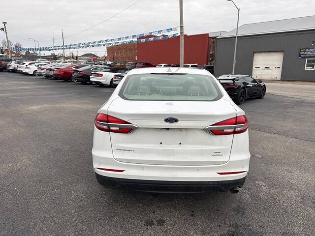 2020 Ford Fusion SE