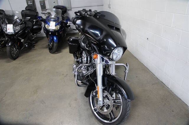 2014 Harley-Davidson STREET GLI