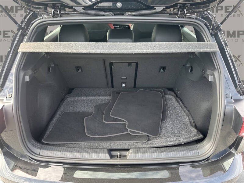 2024 Volkswagen Golf GTI SE