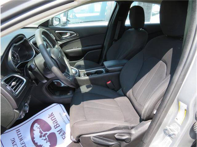 2017 Chrysler 200 LX