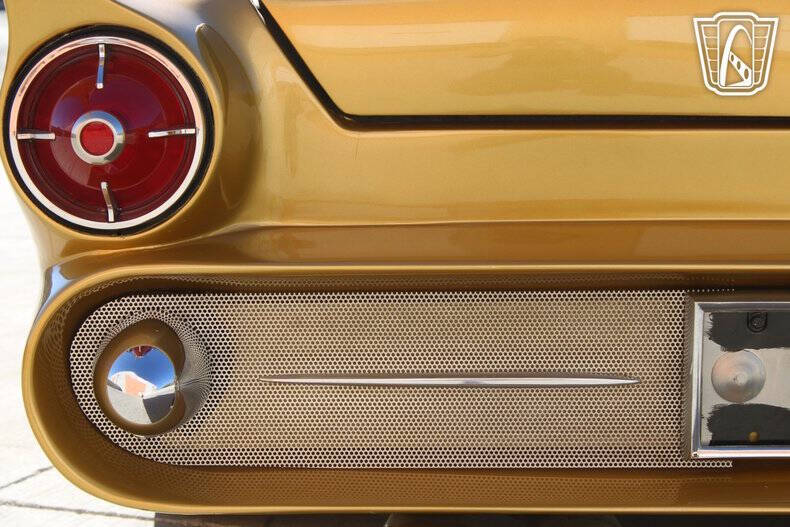 1957 Ford Thunderbird