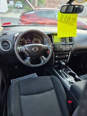 2017 Nissan Pathfinder SV