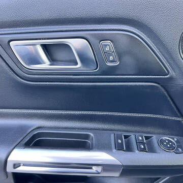 2022 Ford Mustang EcoBoost Premium