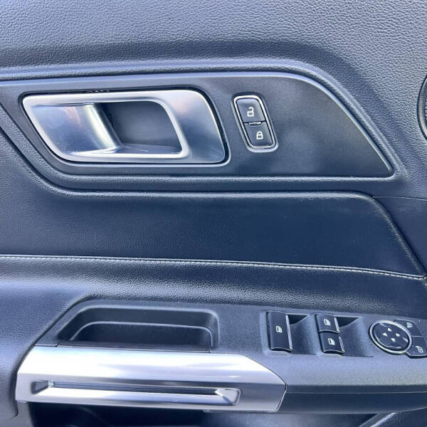 2022 Ford Mustang EcoBoost Premium