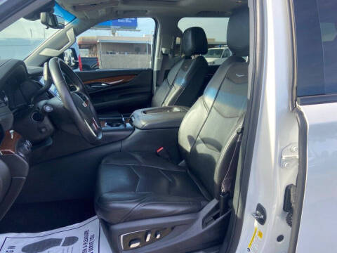 2017 Cadillac Escalade ESV Luxury