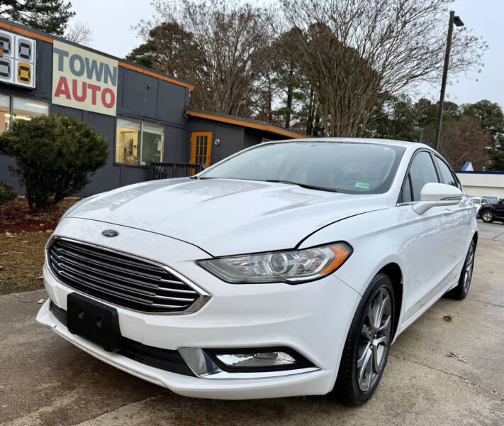 2017 Ford Fusion SE's photo