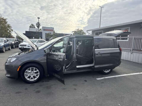 2017 Chrysler Pacifica Touring