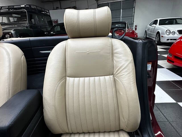 2004 Ford Thunderbird Deluxe