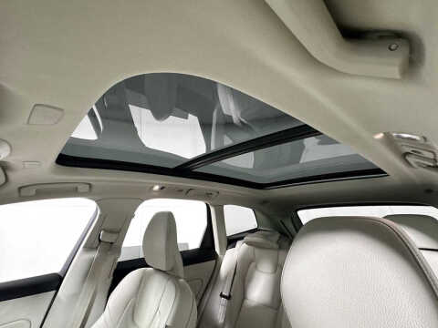 2021 Volvo XC60 T6 Momentum