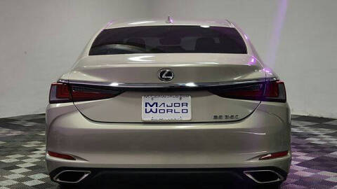 2025 Lexus ES 350