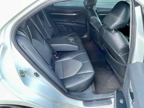 2020 Toyota Camry SE