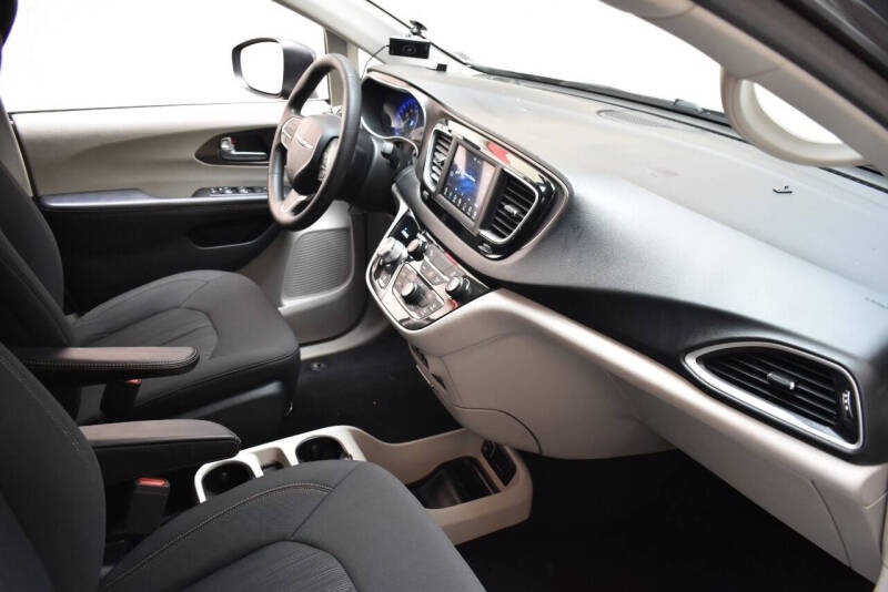 2019 Chrysler Pacifica L