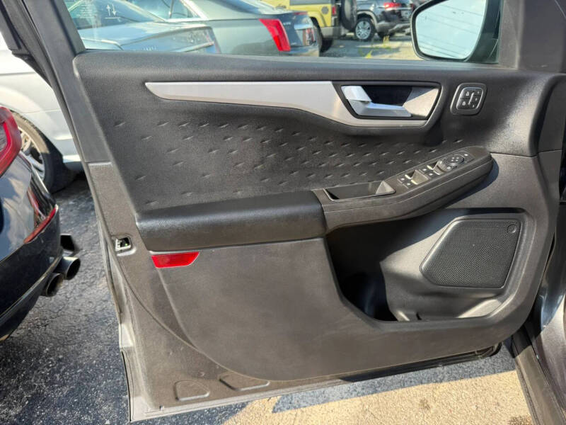 2020 Ford Escape SEL