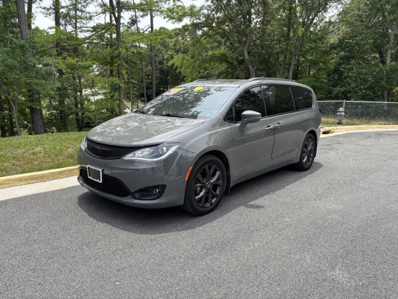 2020 Chrysler Pacifica Limited Red S