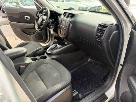 2017 Kia Soul +