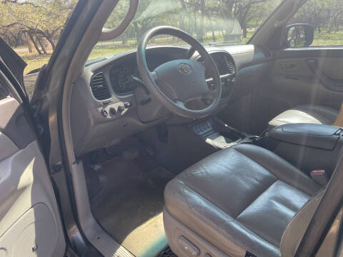 2005 Toyota Sequoia SR5