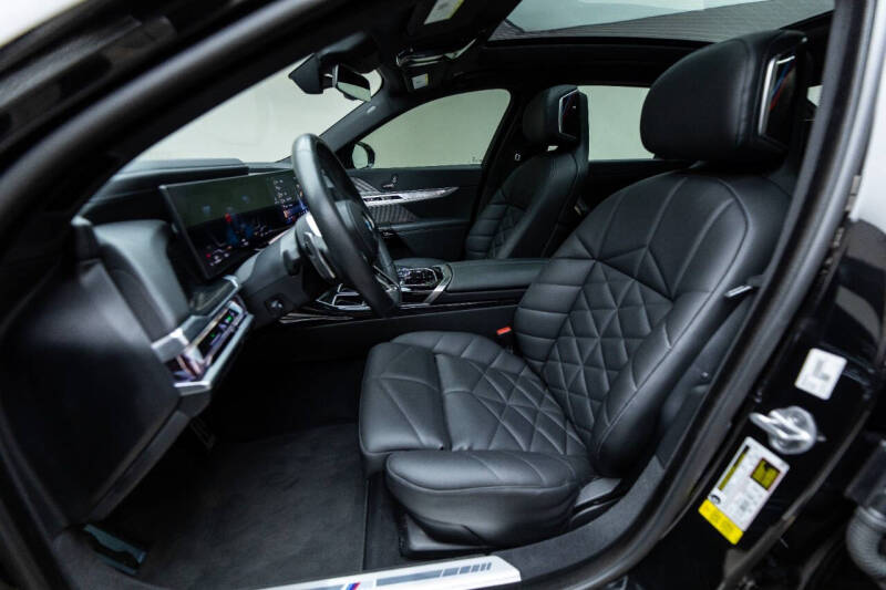 2023 BMW 7 Series 740i