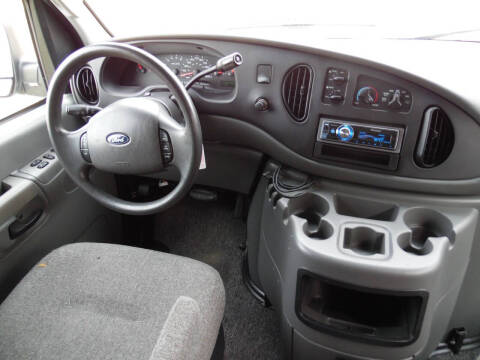 2004 Ford E-Series E-250