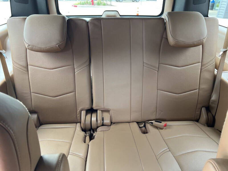 2017 Cadillac Escalade ESV Platinum