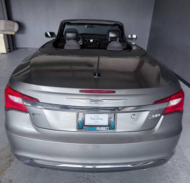 2013 Chrysler 200 Touring