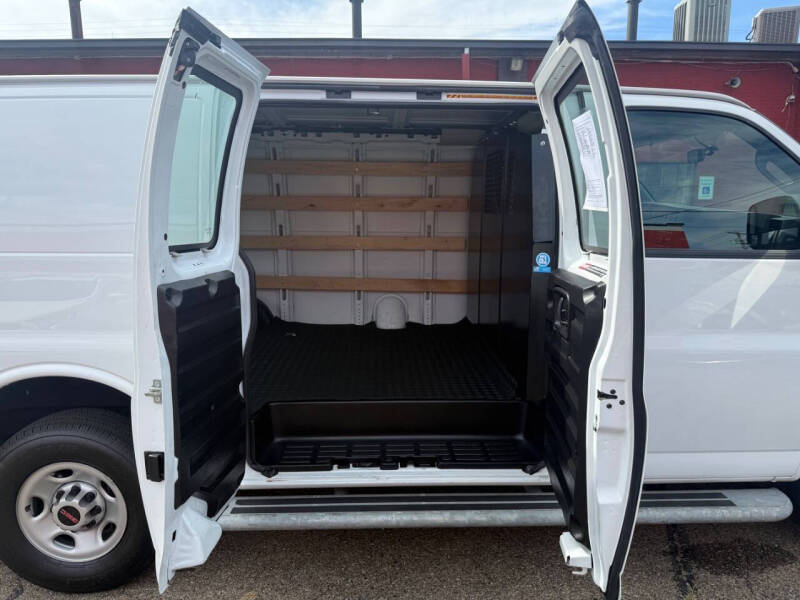 2023 GMC Savana 2500