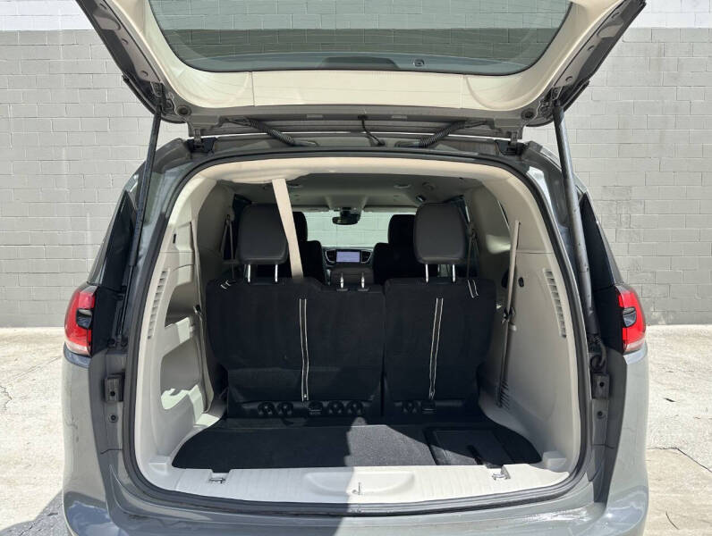 2022 Chrysler Pacifica Touring L