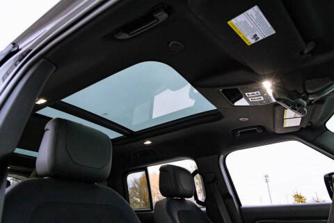 2024 Land Rover Defender 130 V8 P500