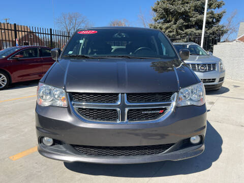 2017 Dodge Grand Caravan for sale at Julian Auto Sales in Warren MI