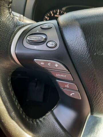 2017 Nissan Pathfinder SV