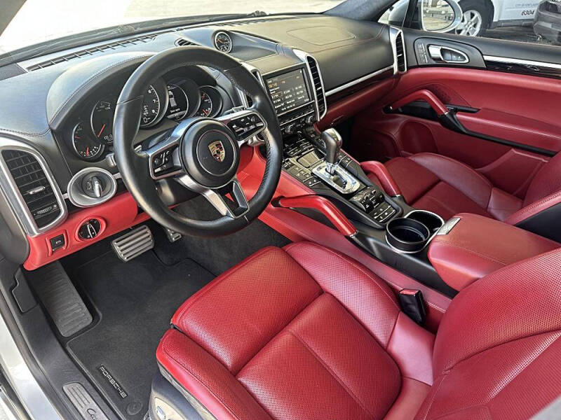 2016 Porsche Cayenne GTS