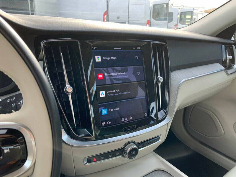 2023 Volvo S60 B5 Plus Dark Theme