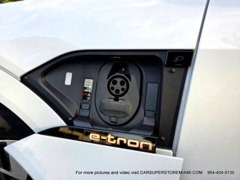 2021 Audi e-tron quattro Premium