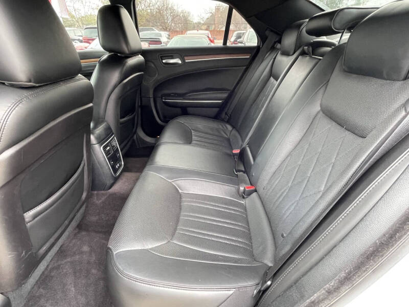 2017 Chrysler 300 C Platinum