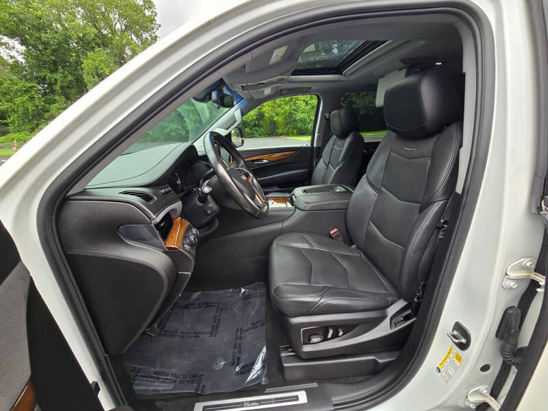 2017 Cadillac Escalade Luxury