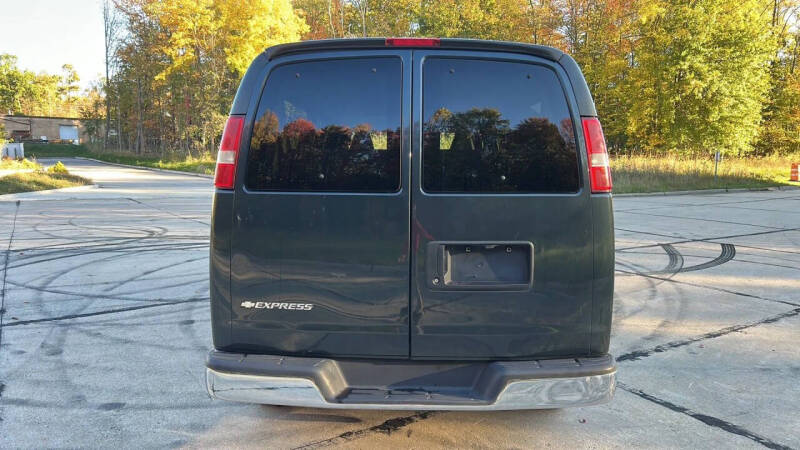 2017 Chevrolet Express LT 3500