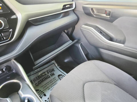 2020 Toyota Highlander LE