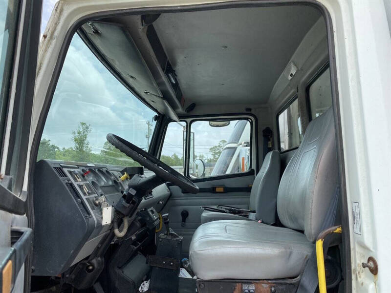 1998 Freightliner FL70