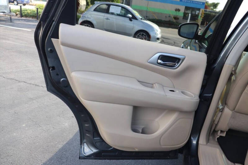 2015 Nissan Pathfinder SL