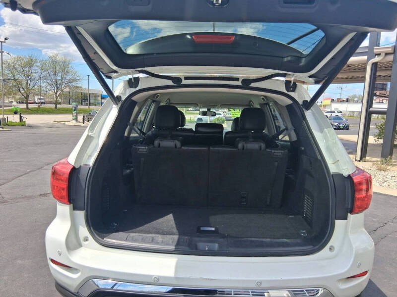 2019 Nissan Pathfinder SL