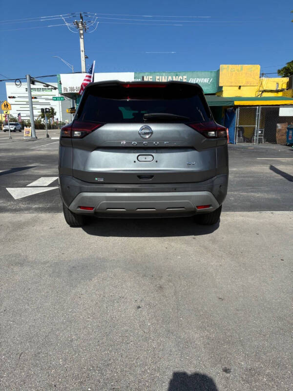 2021 Nissan Rogue SV