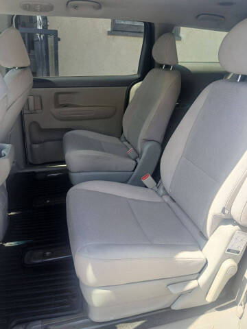 2017 Kia Sedona LX