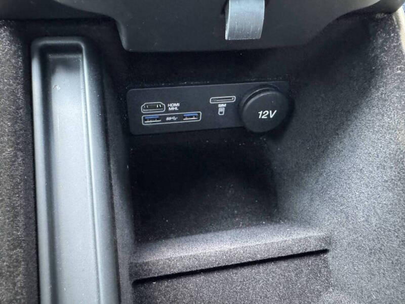 2016 Jaguar XJ R-Sport